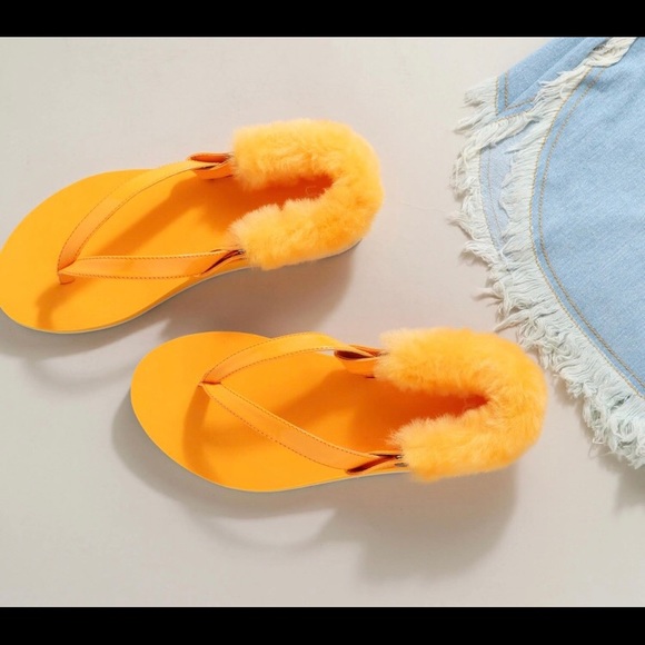UGG Shoes - UGG LAALAA Orange Zinnia Sandals Size 5 Flip Flops
